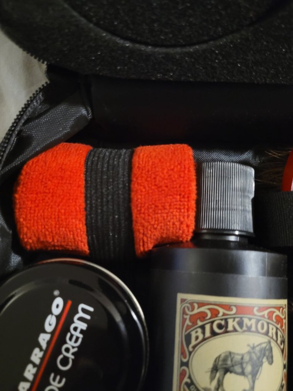 Bickmore Shoe Care / Shoe Shine Kit, Bick 4 Leather Conditioner, Travel Case - Picture 4 of 8